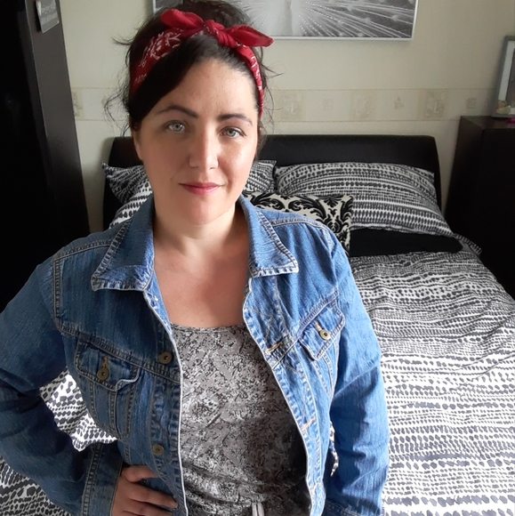 Meet your Posher, Stacey - Picture 2 of 3